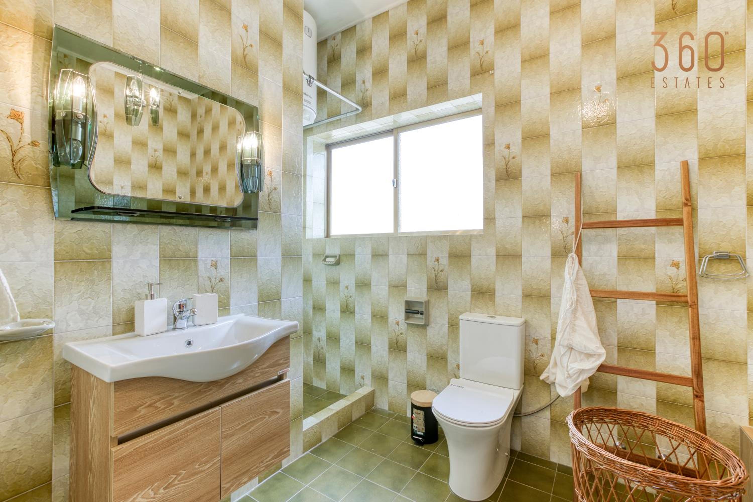 Spacious 4BR Oasis in the Heart of St. Julians by 360 Estates photo 5