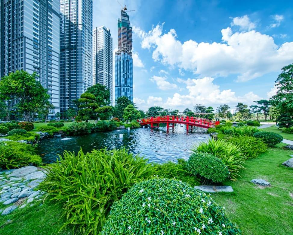 Vinhomes Central Park - Luxury 1,2,3,4 bedroom apartments - Khu đô thị ven sông đẹp nhất TP HCM