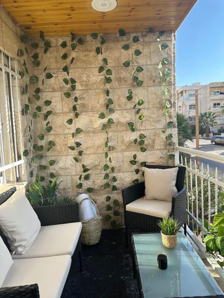 Luxury 2 Balcony Centrally Located view 4