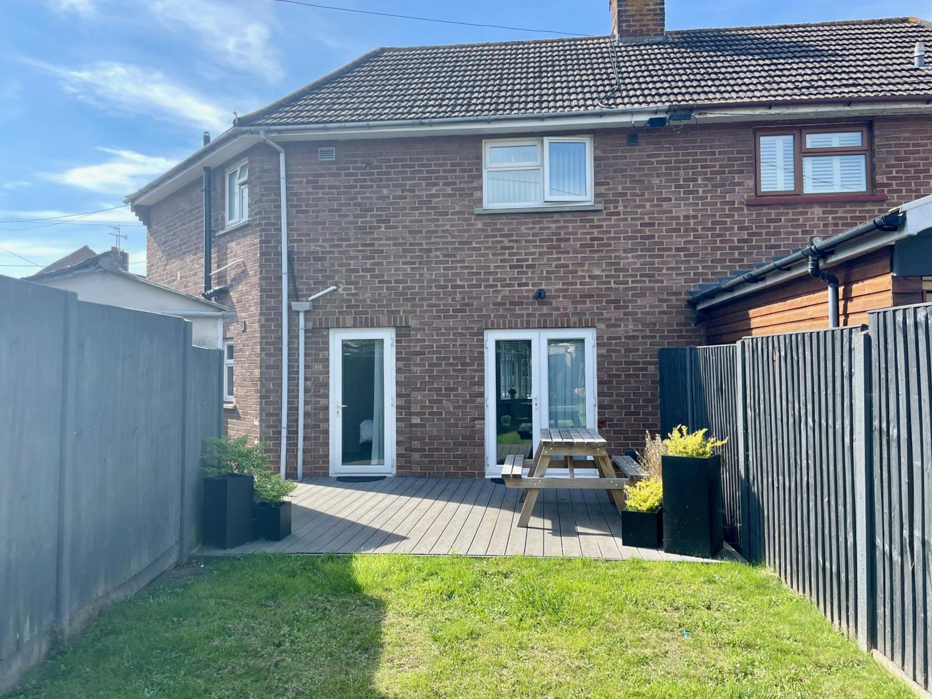 Contractor Accommodation 4 Bedroom House Sleeps 7 Free Van Parking Near Avonmouth Docks