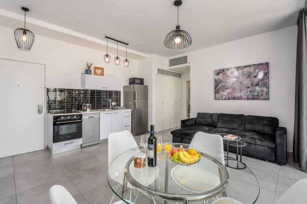 New Design 1BR by Beach in New Building - 4 people view 2
