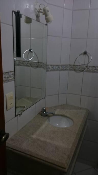 Guarapari, casa, lazer completo piscina, sauna etc