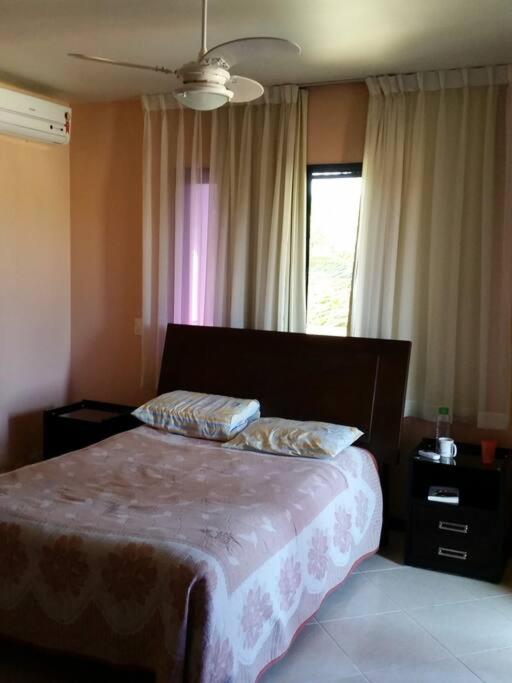 Guarapari, casa, lazer completo piscina, sauna etc