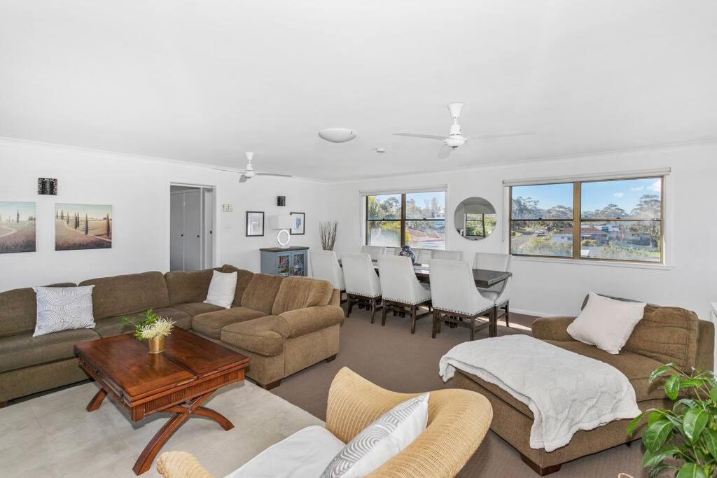 Modern Farmhouse at Pacific Sands Mollymook Beach