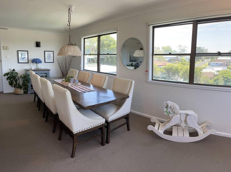 Modern Farmhouse at Pacific Sands Mollymook Beach