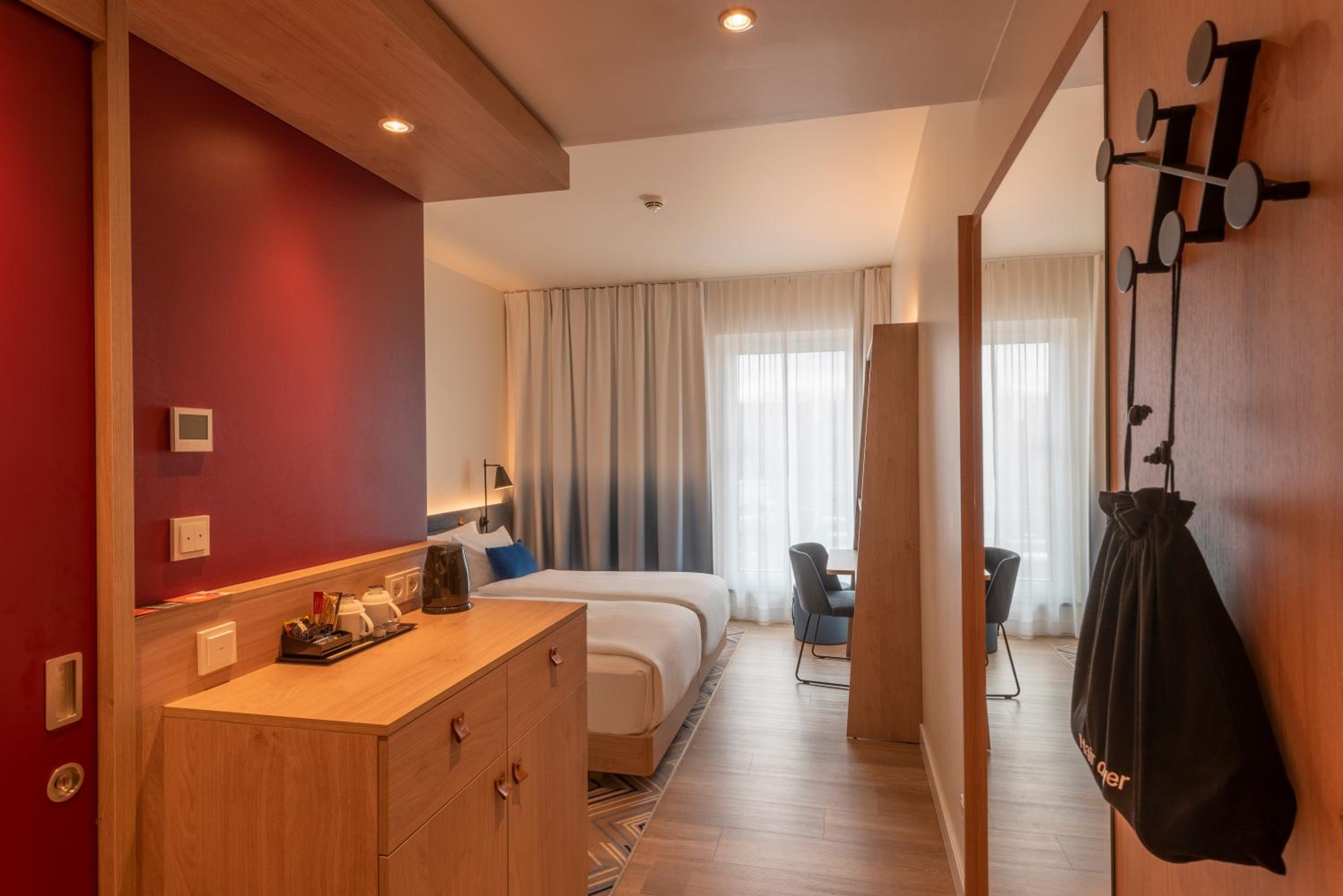 Munich Vacations - Hampton By Hilton Munich City North - Property Image 13