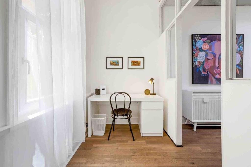 Main Street - Henley Beach House