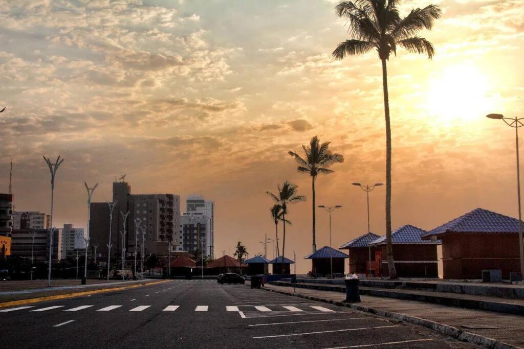 Kitnet Centro Mongaguá Beira Mar - com garagem