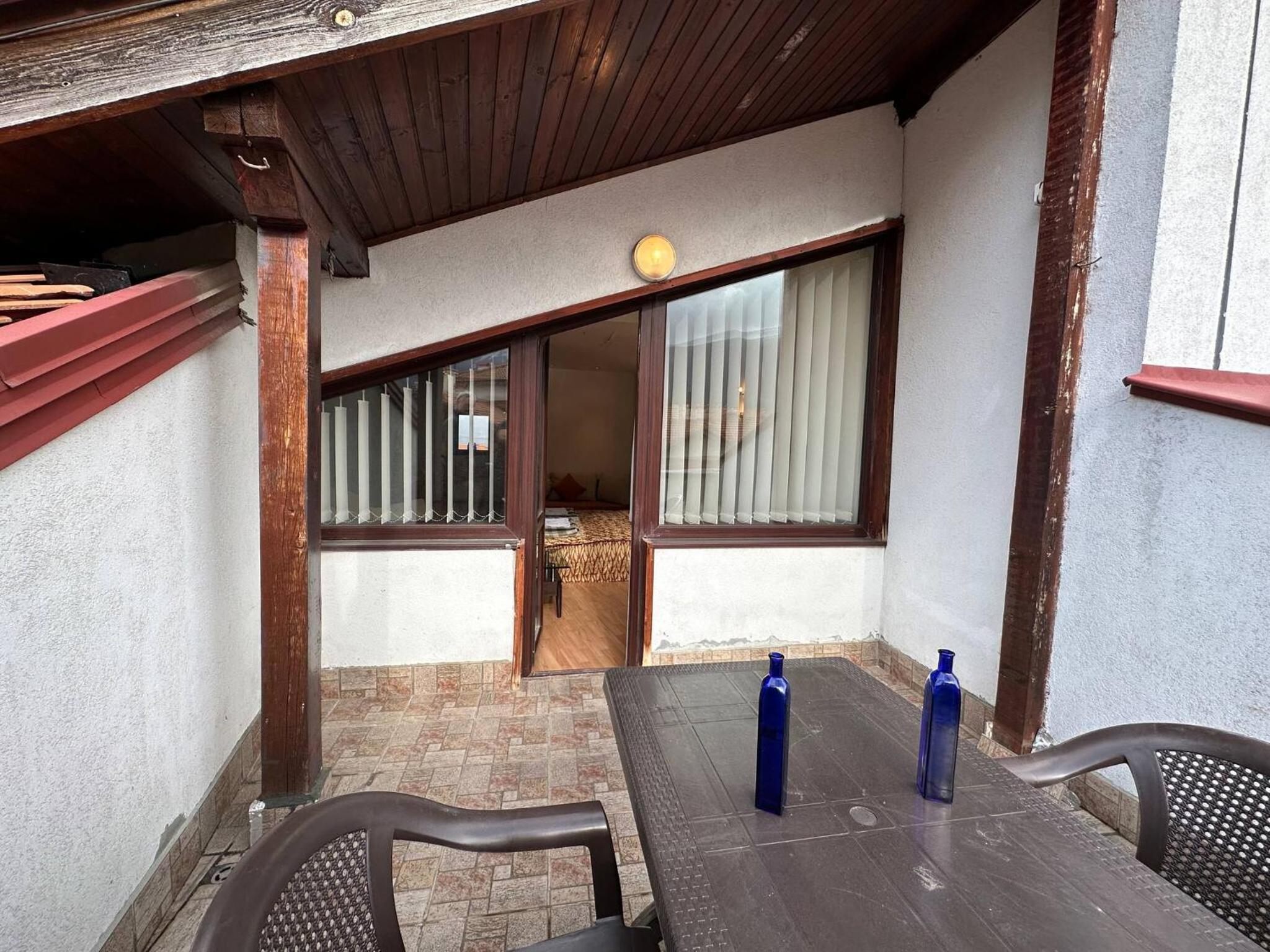 South Facing Bright Mountain View Penthouse - 2 balconies, 300mbps WIFI, washer