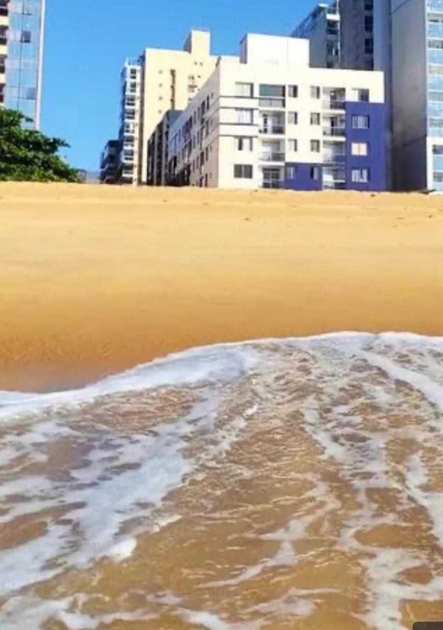 Praia da Costa Ape - Pe na Areia