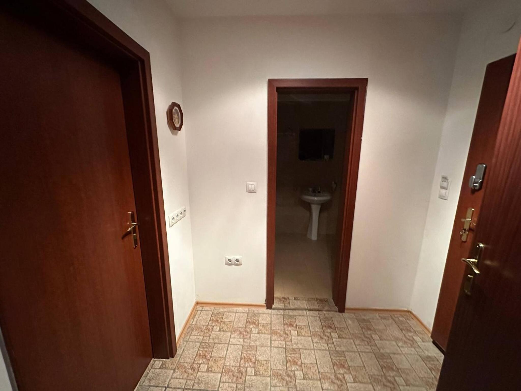 South Facing Bright Mountain View Penthouse - 2 balconies, 300mbps WIFI, washer