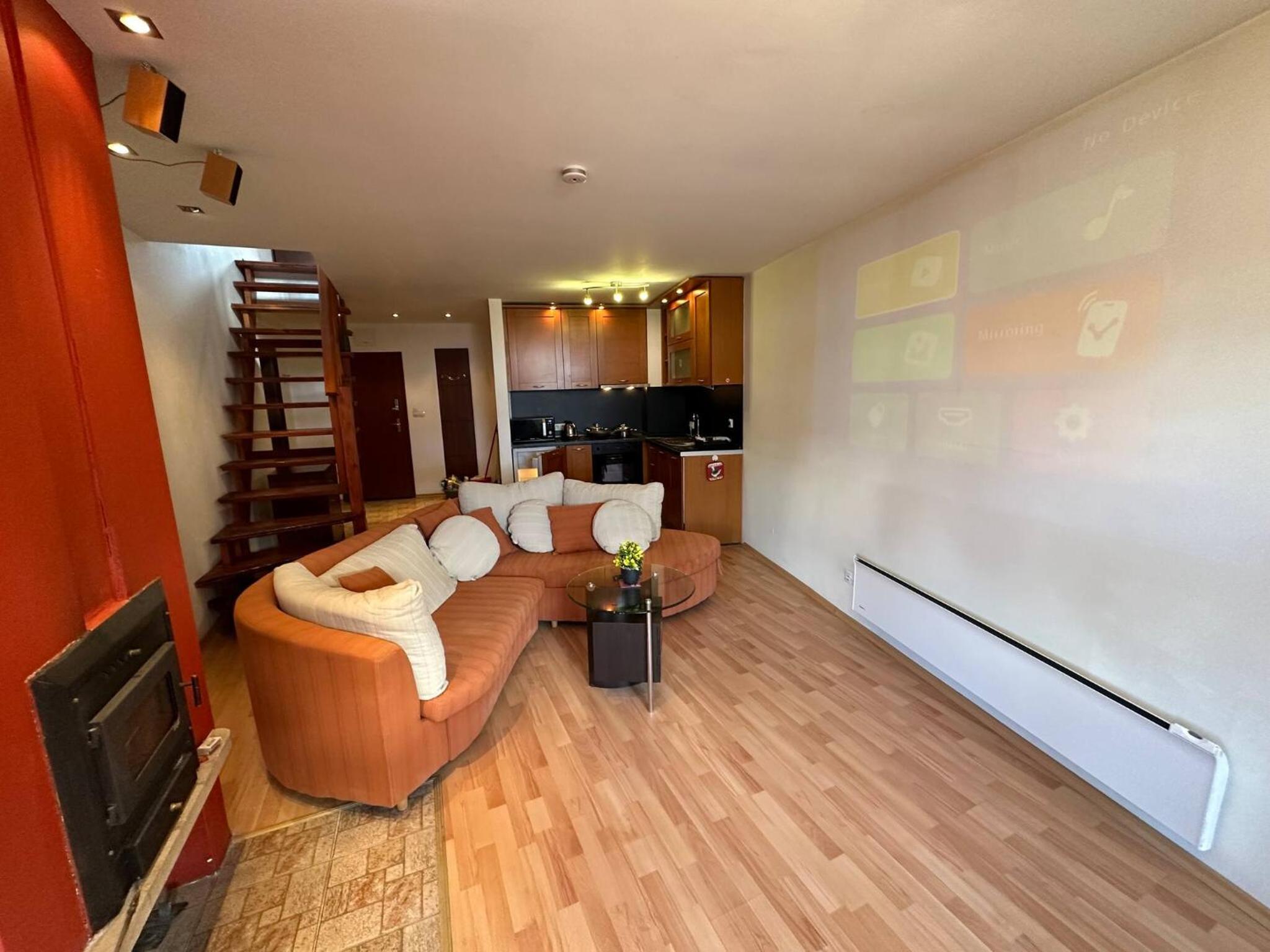 South Facing Bright Mountain View Penthouse - 2 balconies, 300mbps WIFI, washer
