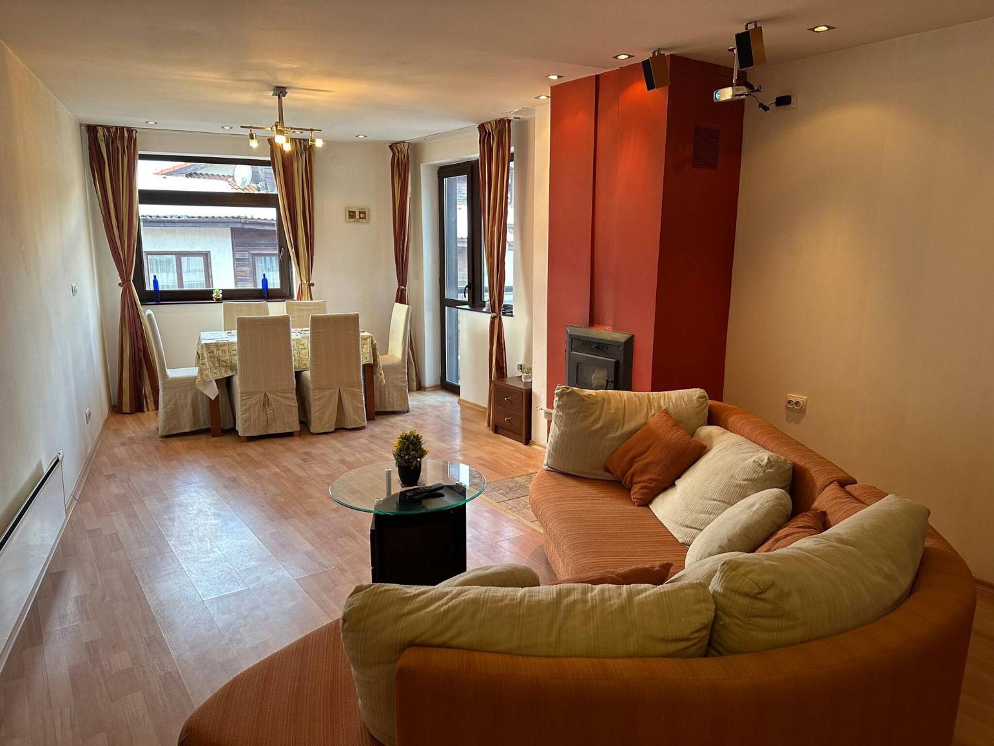 South Facing Bright Mountain View Penthouse - 2 balconies, 300mbps WIFI, washer