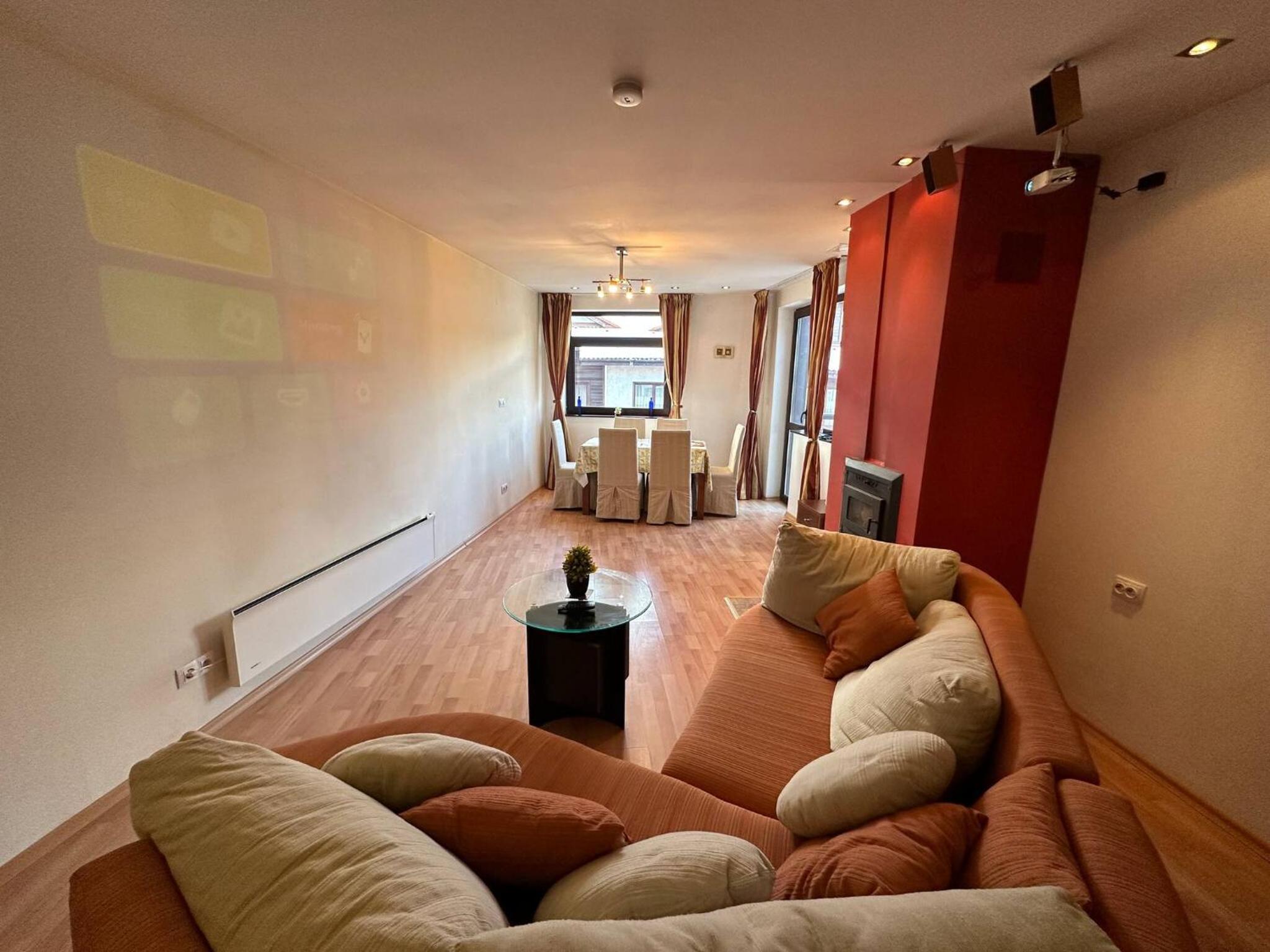 South Facing Bright Mountain View Penthouse - 2 balconies, 300mbps WIFI, washer