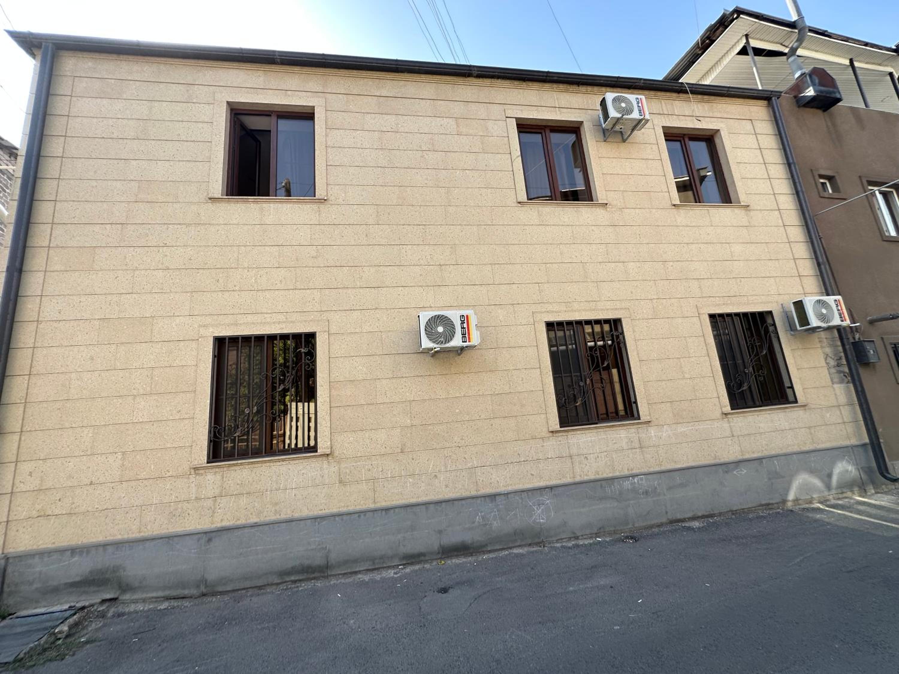 FAVORIT HOTEL-HOSTEL