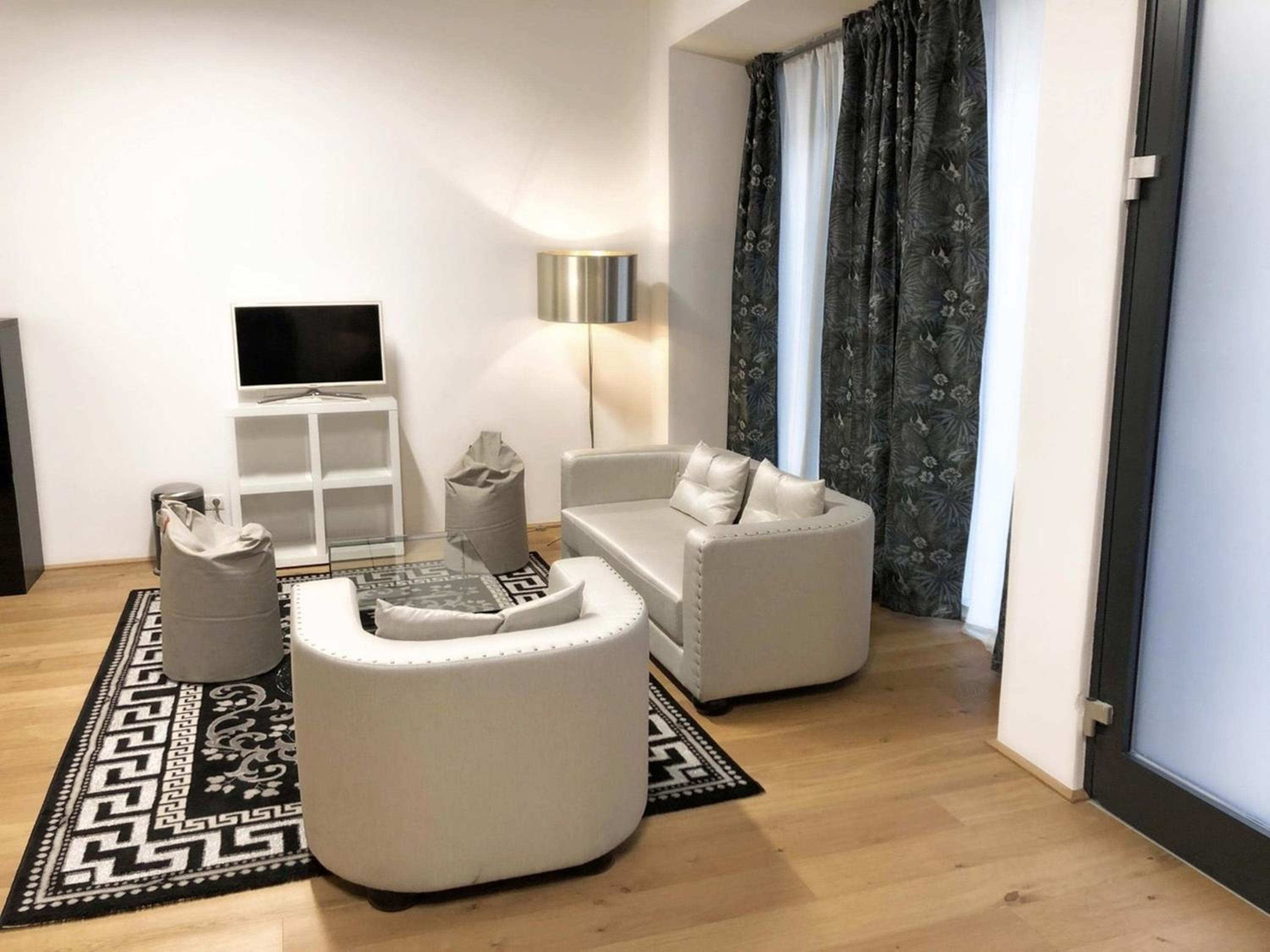 Street Living Hotel - Apartments