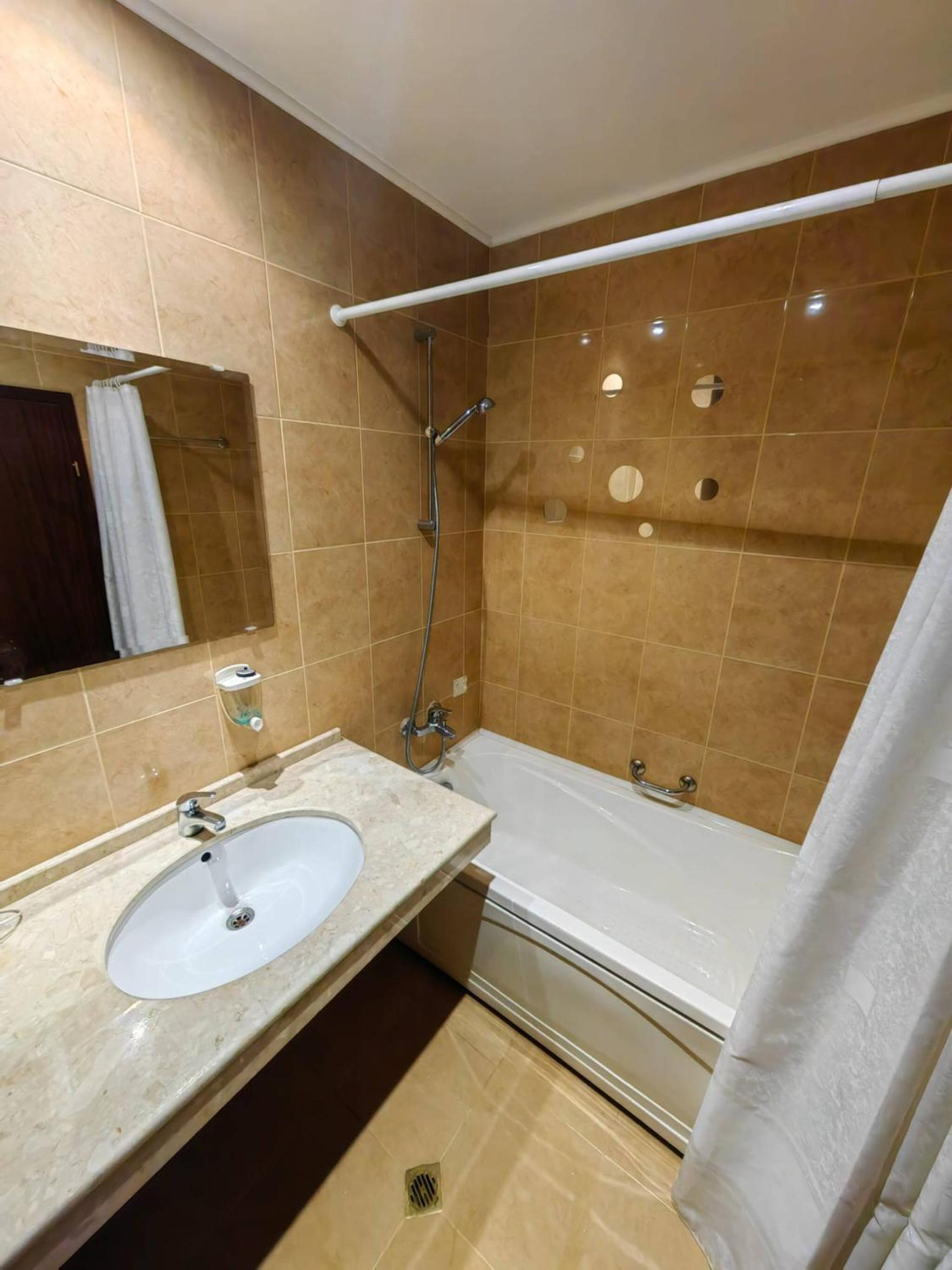 Mountain Paradise 2 - Cosy Mountain View Apartment - 200mbps Wifi