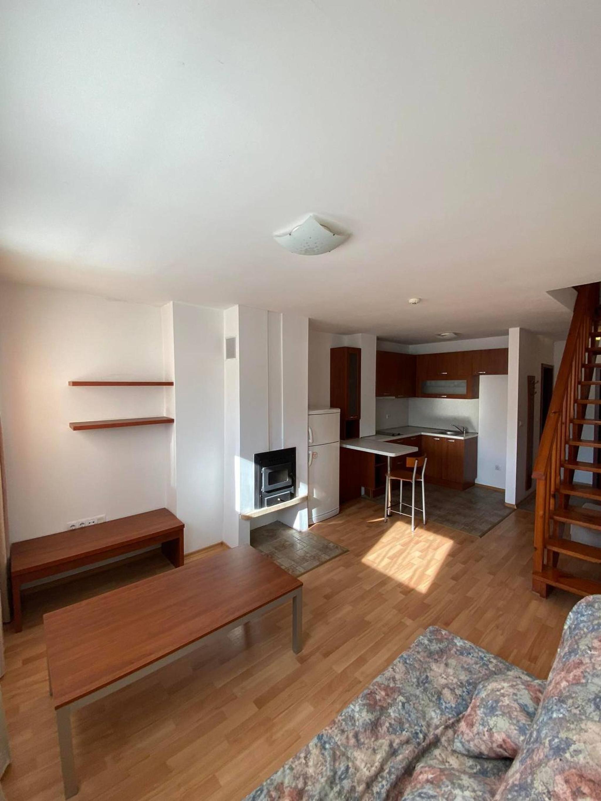 1BR Bright 300mbps WIFI Duplex - Two Floors