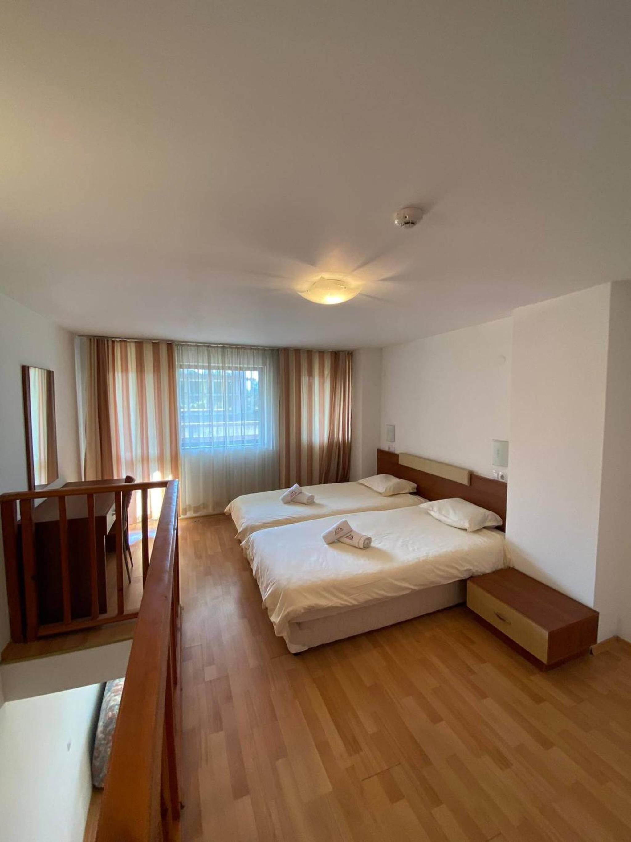 1BR Bright 300mbps WIFI Duplex - Two Floors
