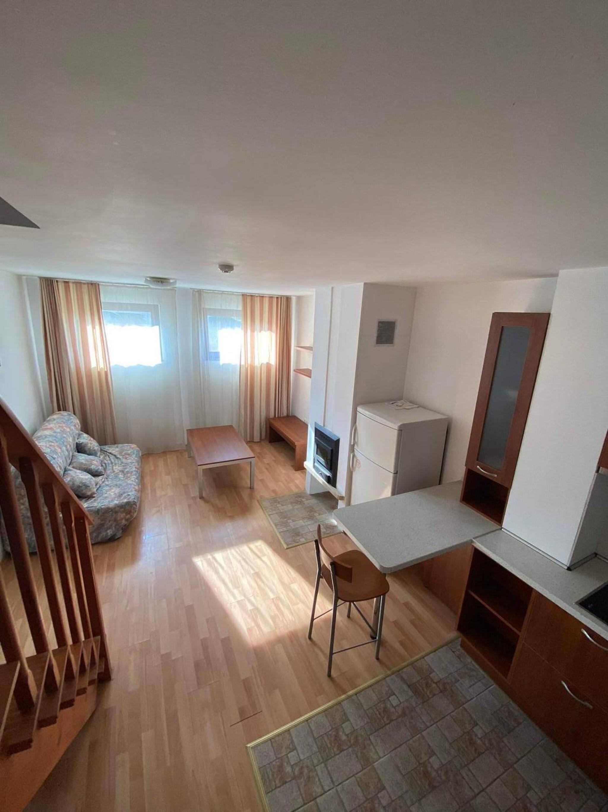 1BR Bright 300mbps WIFI Duplex - Two Floors