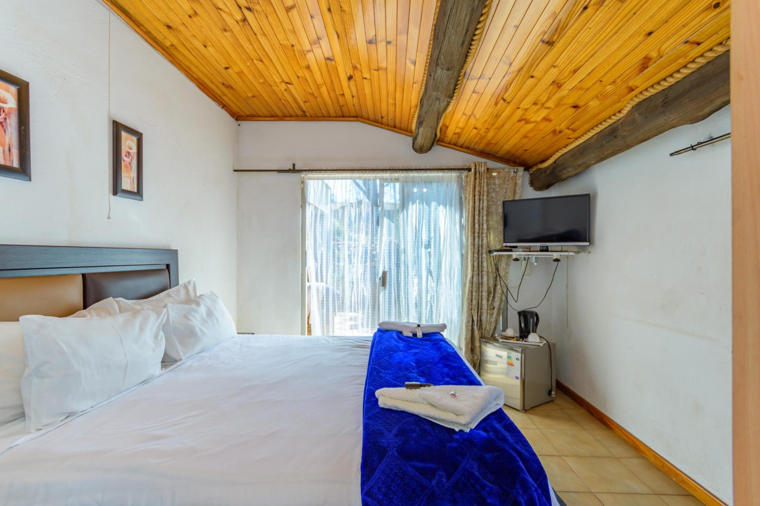 Royal Olympia Lodges & Safaris RSA