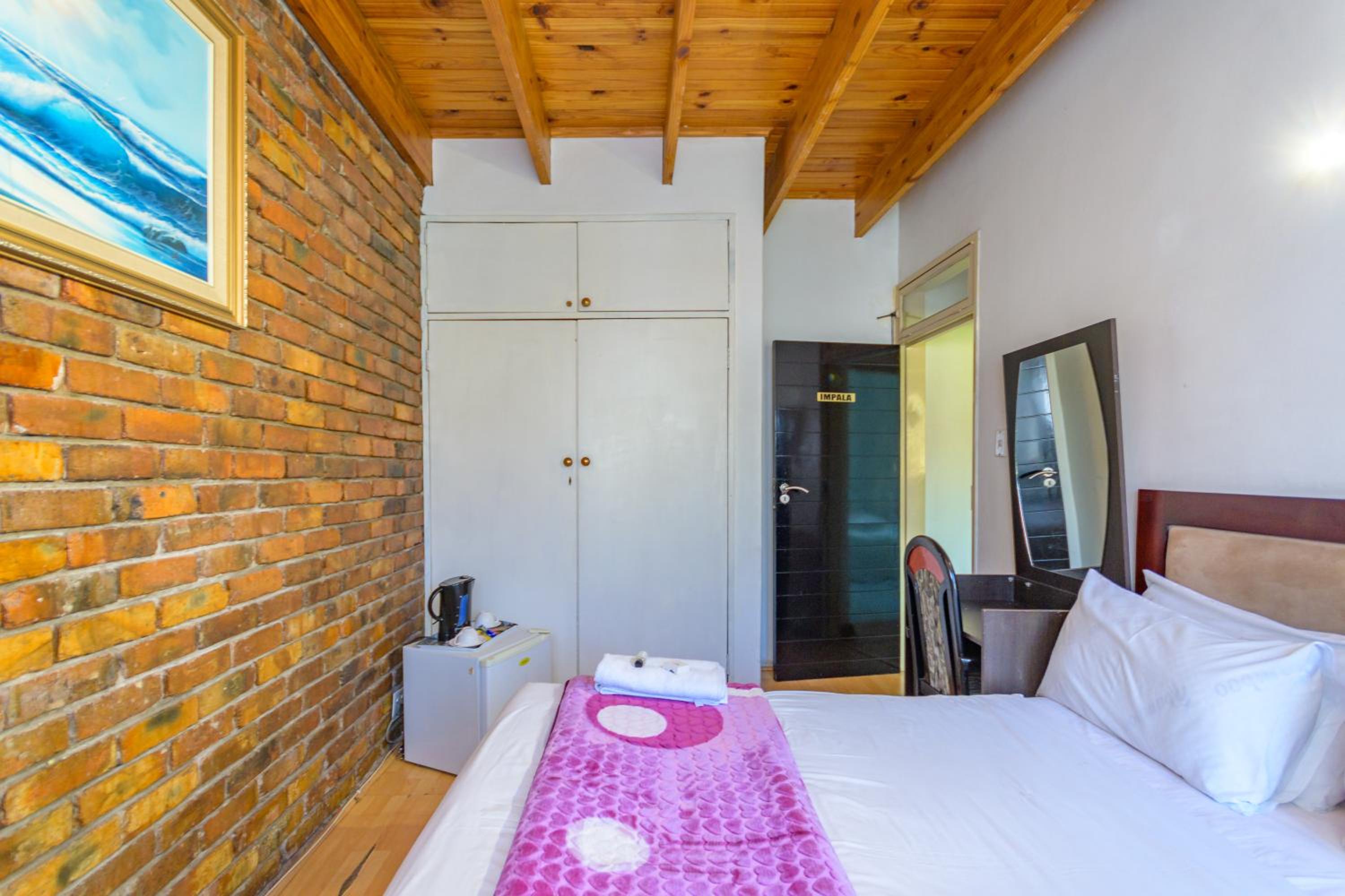 Royal Olympia Lodges & Safaris RSA
