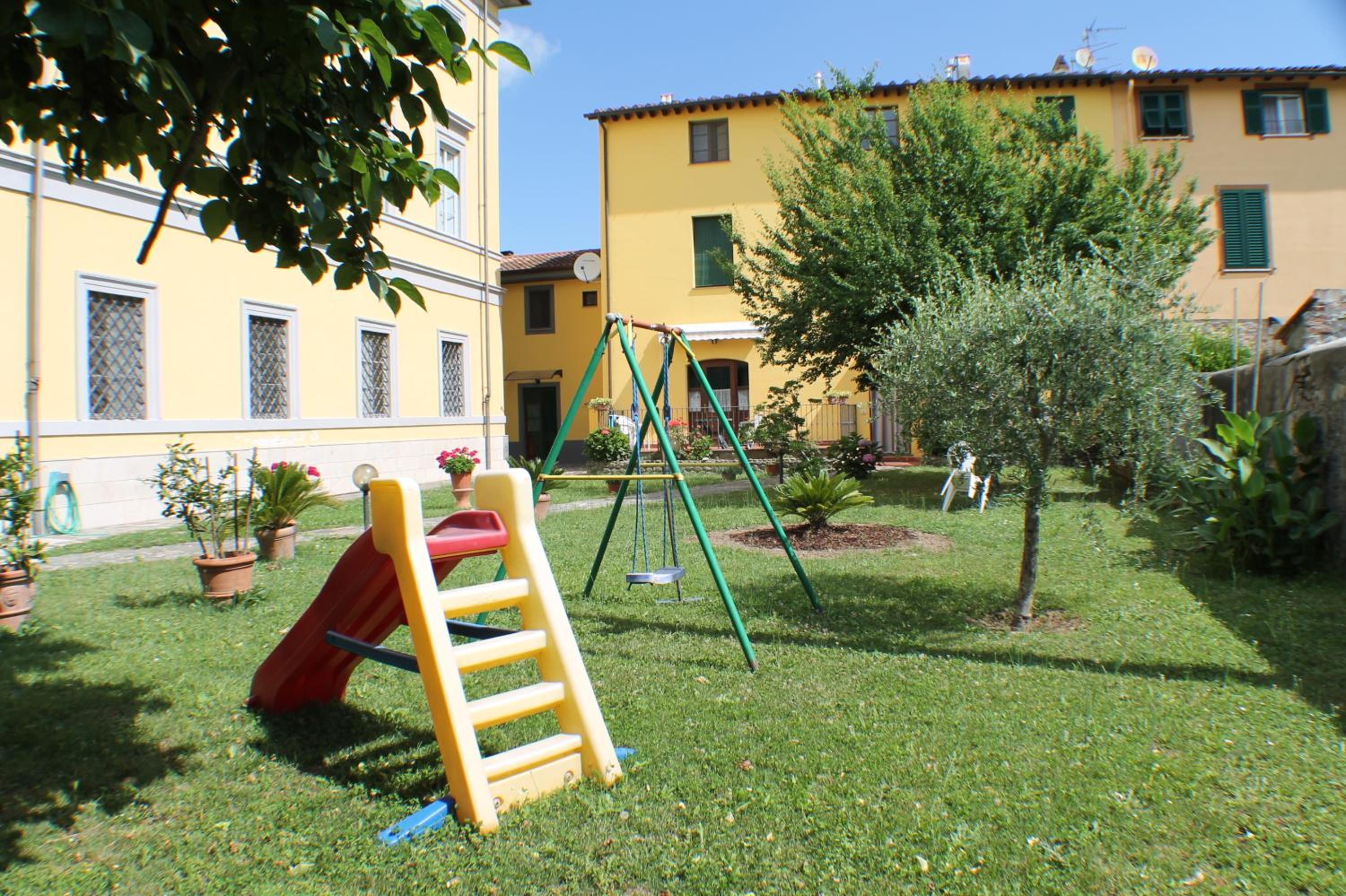Photo 32