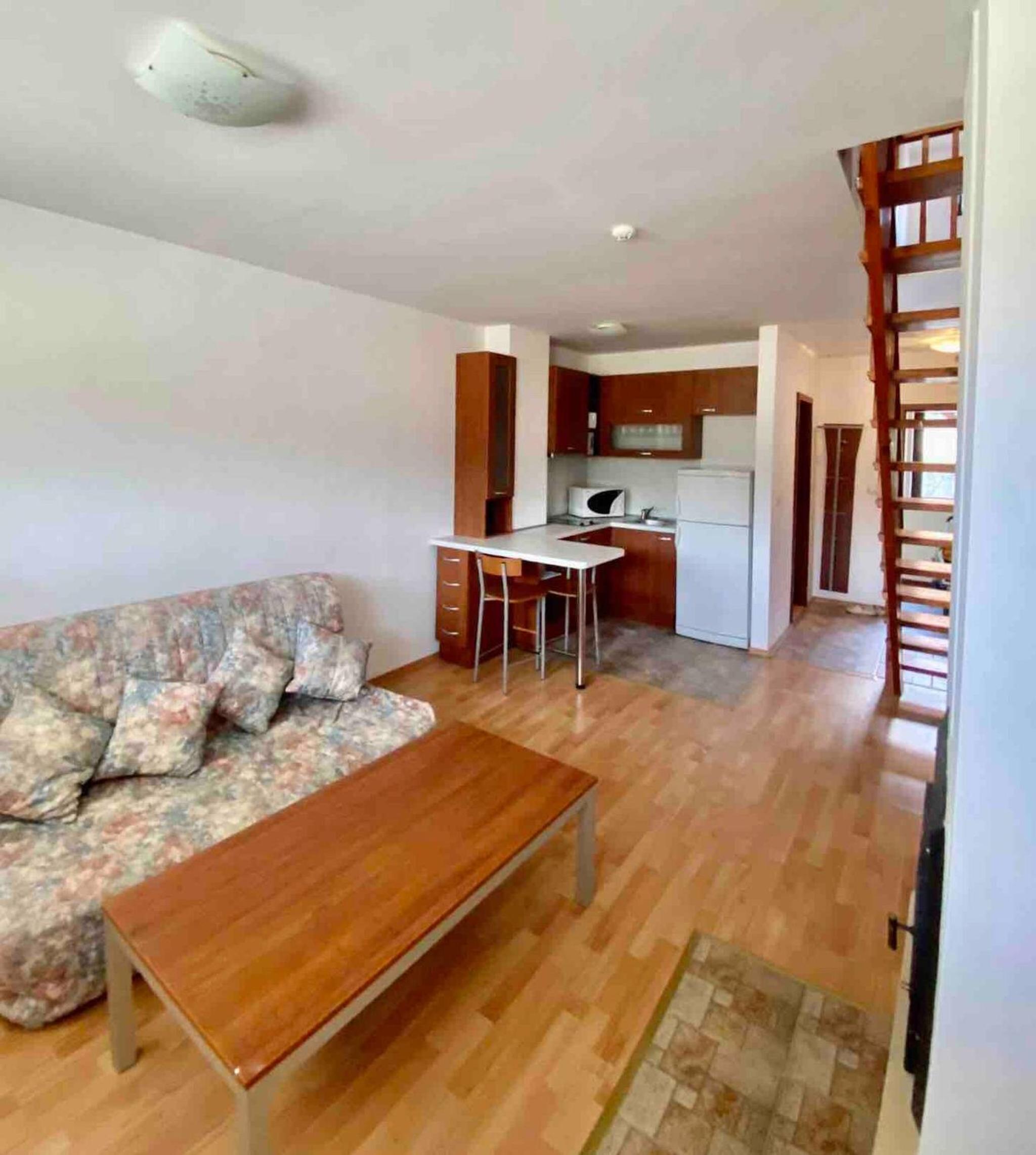 1BR Homey Duplex 300mbps WIFI 2 Floor with washer