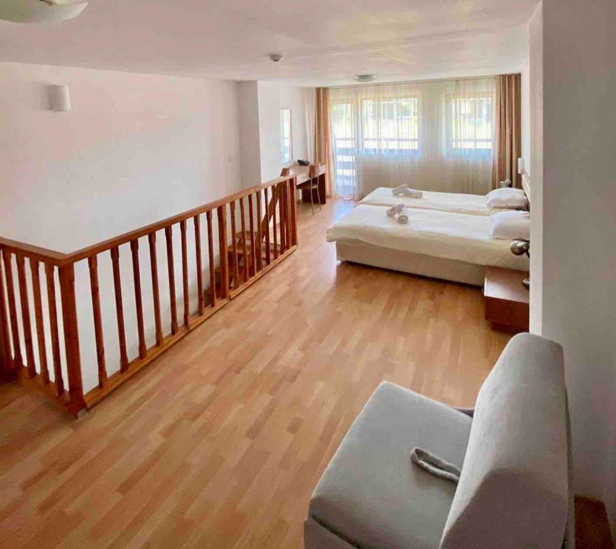 1BR Homey Duplex 300mbps WIFI 2 Floor with washer