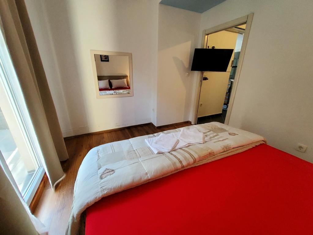 Self contained 4 Sleeper Apartment in Split view 3