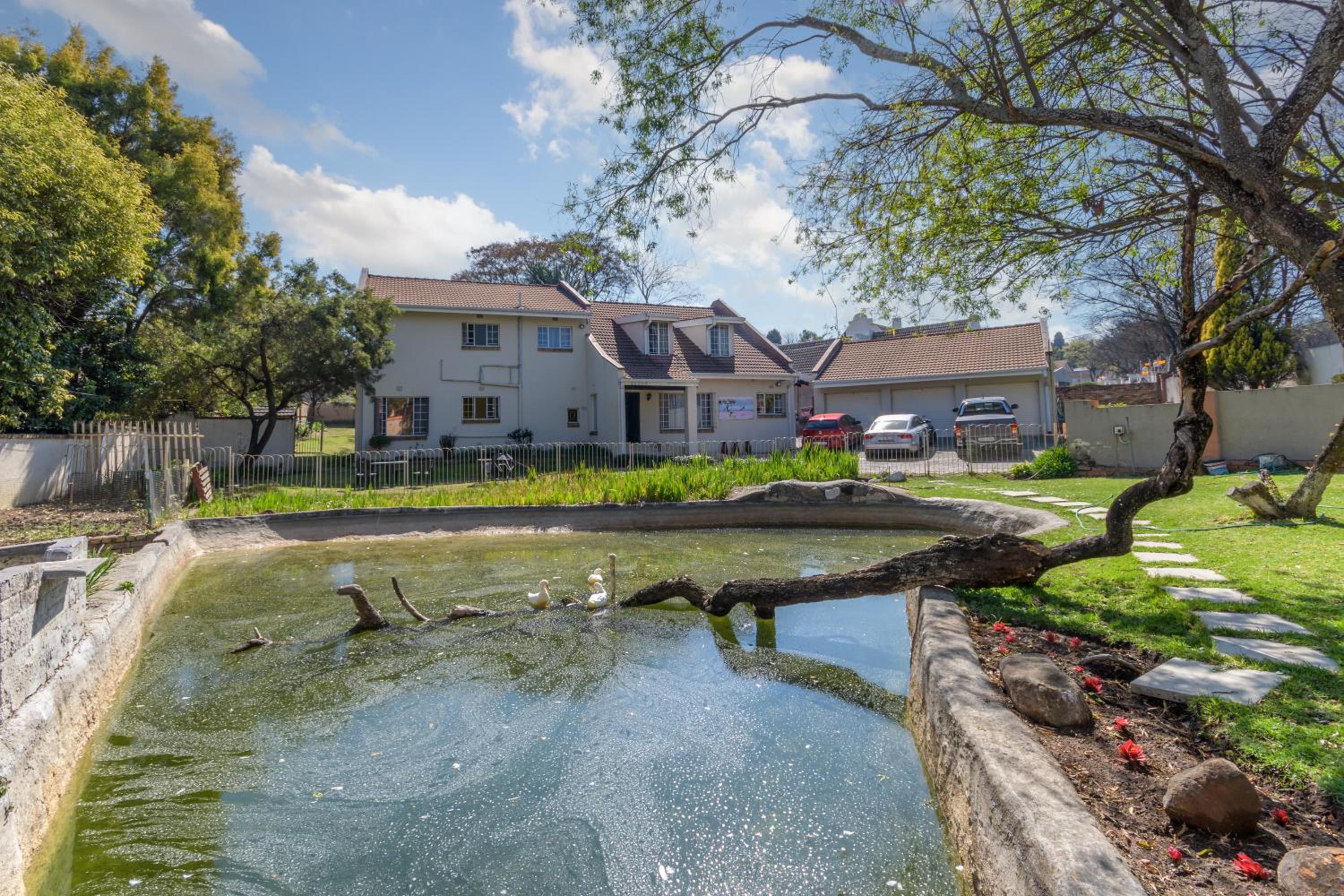 Royal Olympia Lodges & Safaris RSA