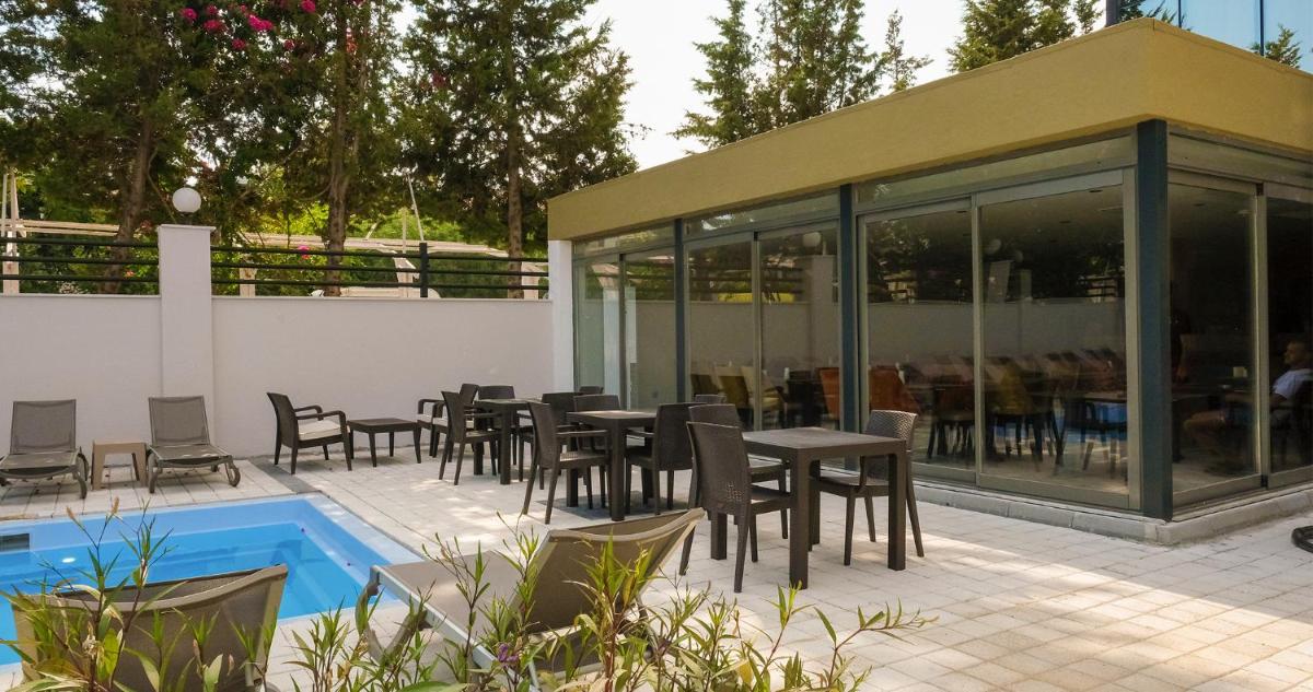 outdoor BBQ area
