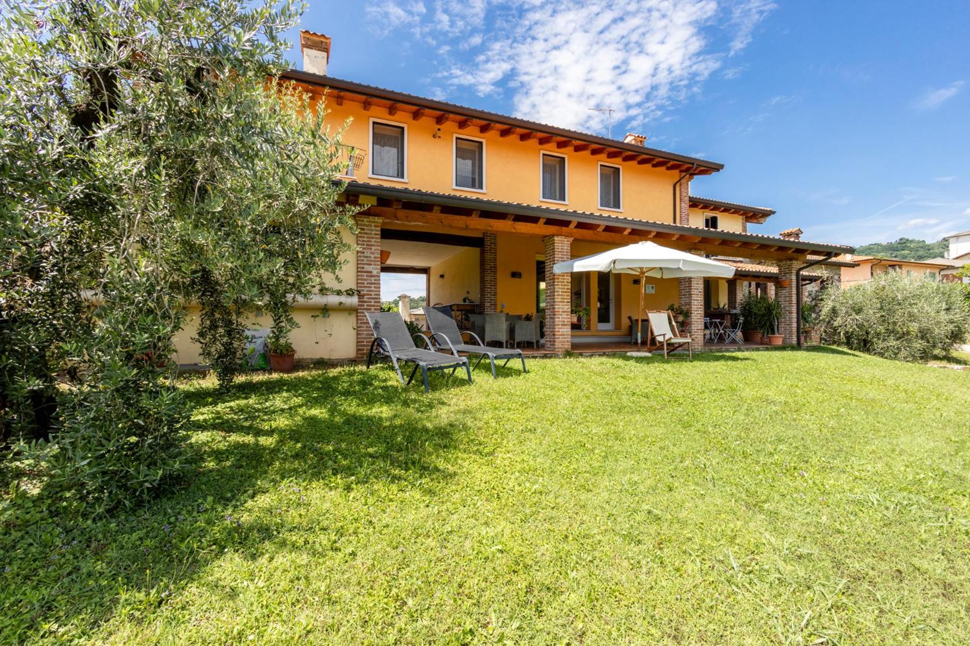 L'Oro Rosso view 2