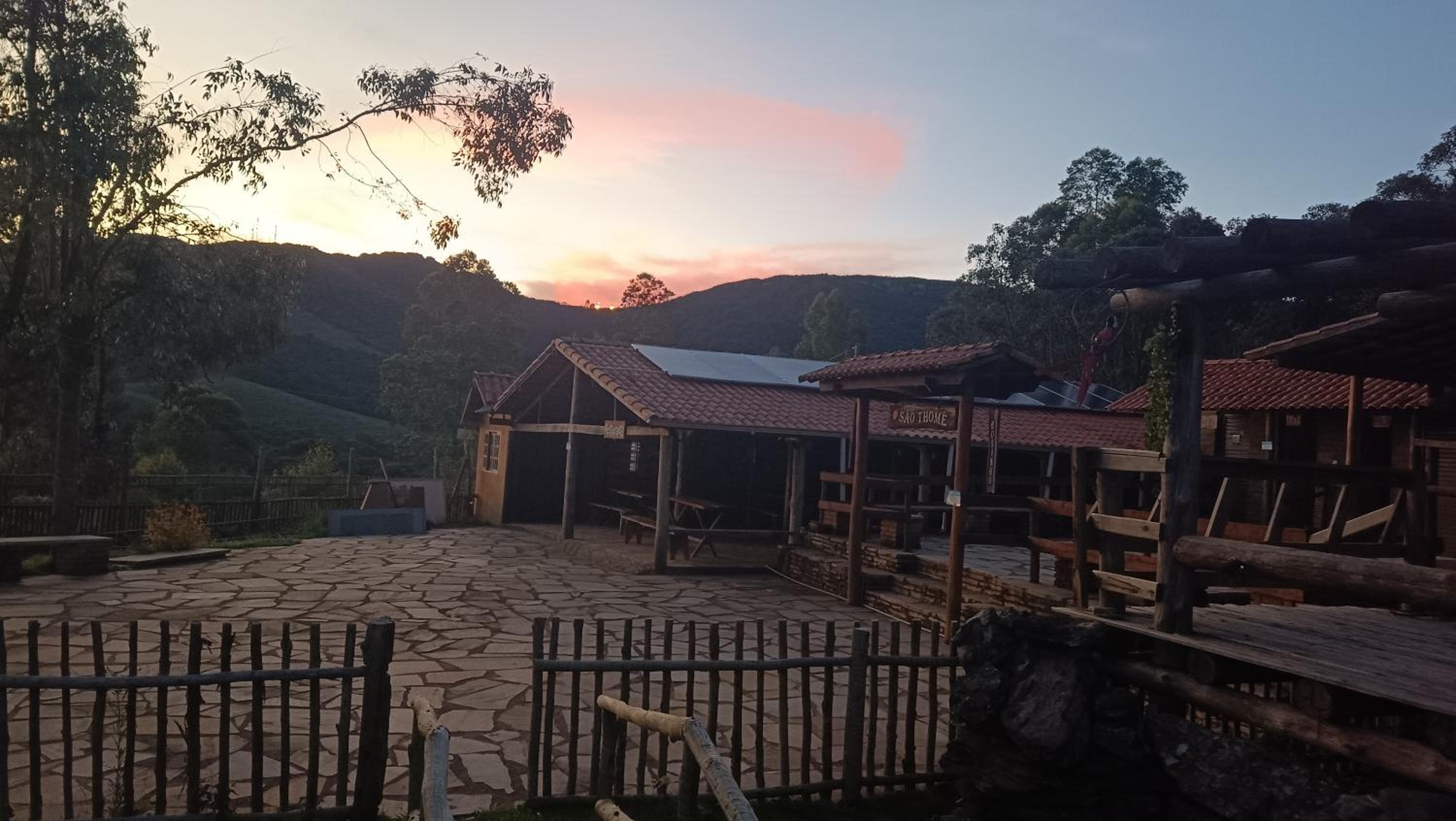 Chalés e Camping do Robinho 1
