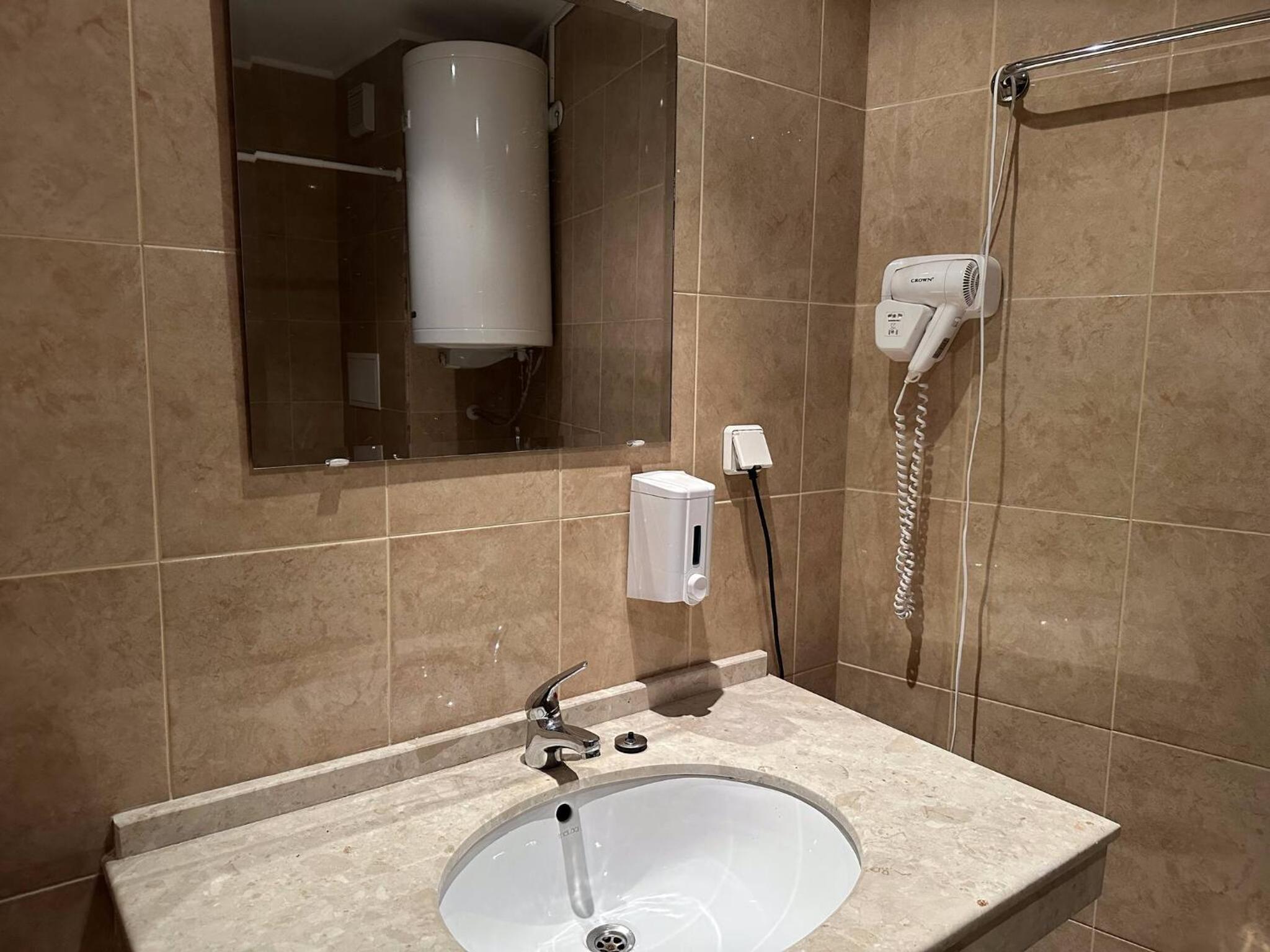 2BR Mountain View Apartment - Washer, 300mbps WIFI, Aircon