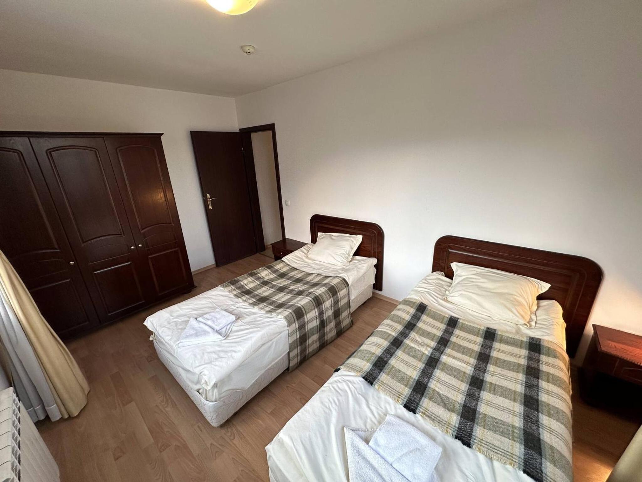 2BR Mountain View Apartment - Washer, 300mbps WIFI, Aircon