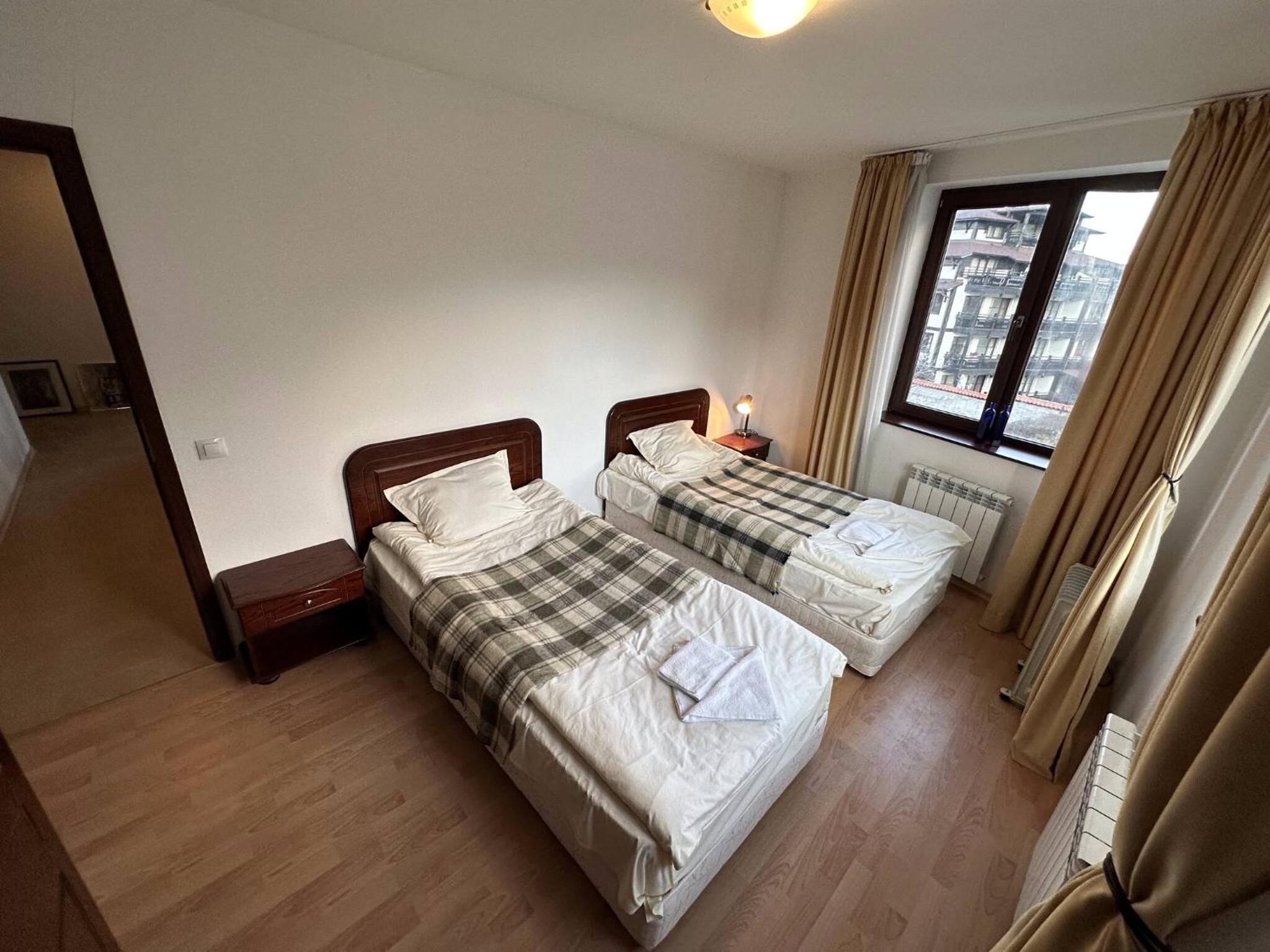 2BR Mountain View Apartment - Washer, 300mbps WIFI, Aircon