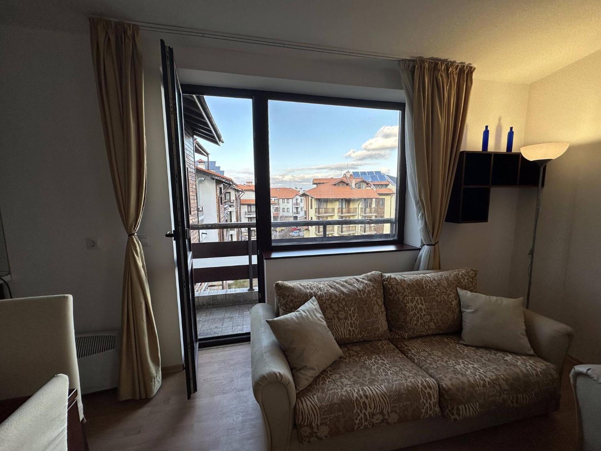 2BR Mountain View Apartment - Washer, 300mbps WIFI, Aircon