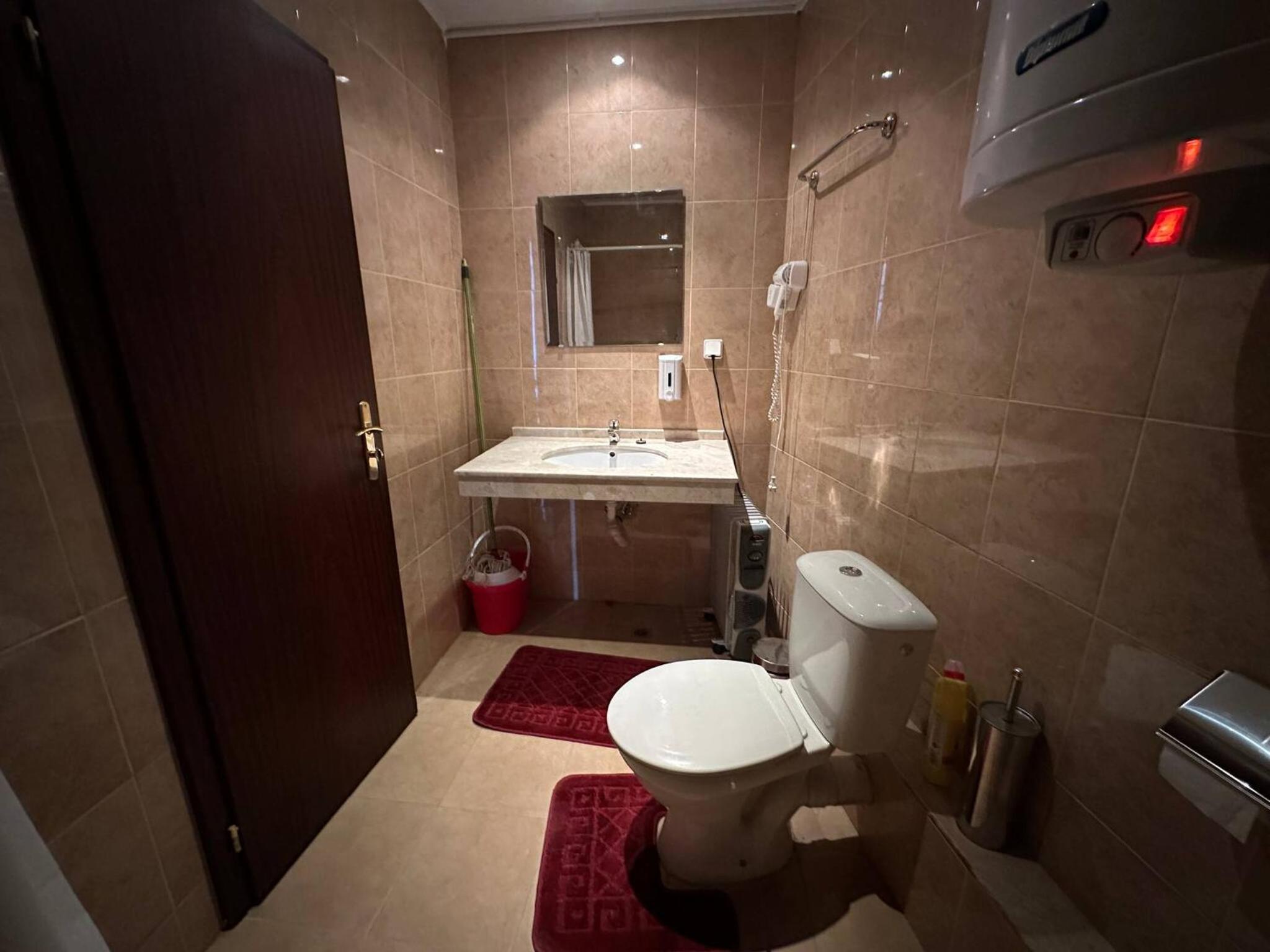 2BR Mountain View Apartment - Washer, 300mbps WIFI, Aircon