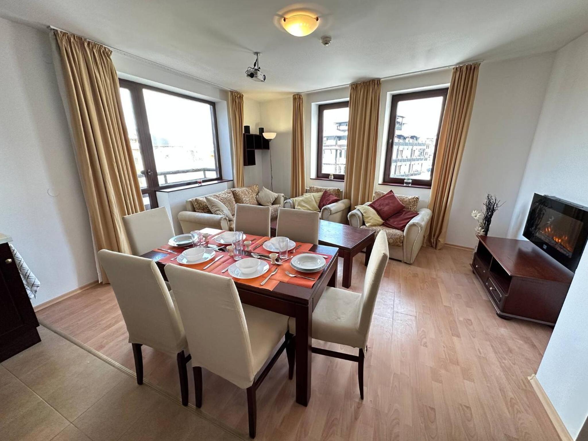 2BR Mountain View Apartment - Washer, 300mbps WIFI, Aircon