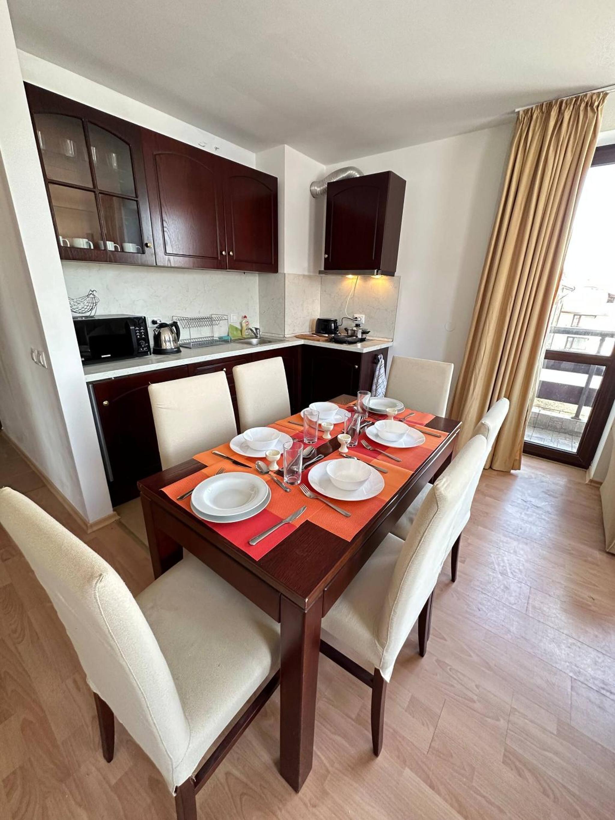 2BR Mountain View Apartment - Washer, 300mbps WIFI, Aircon