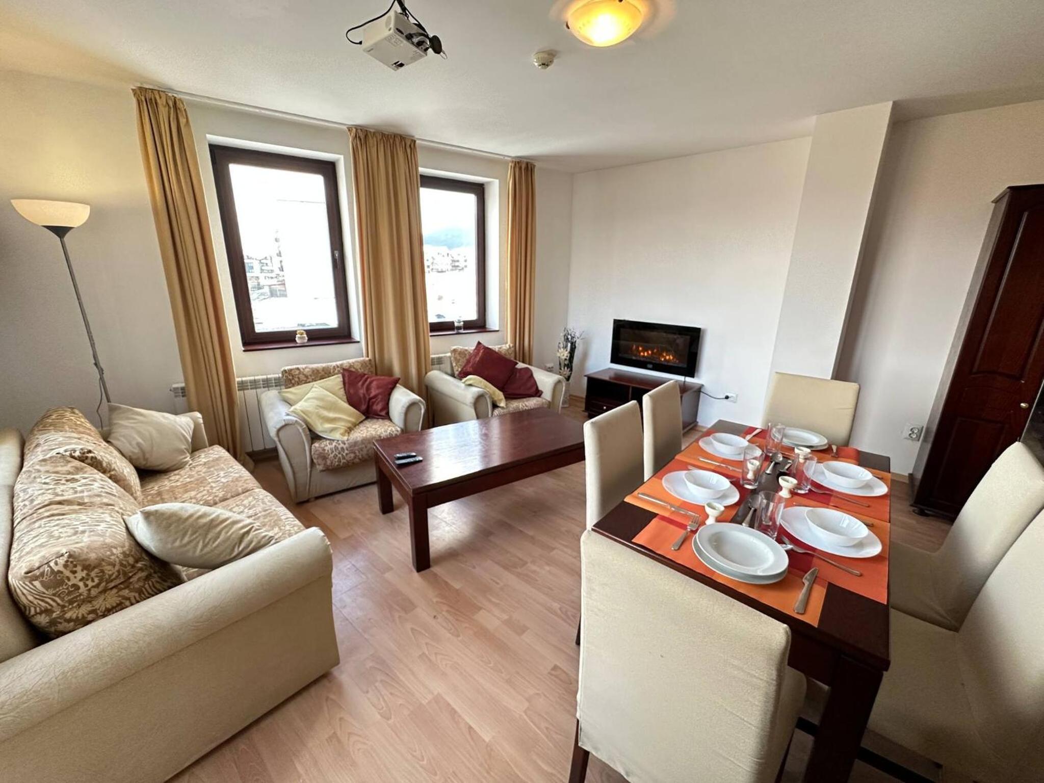 2BR Mountain View Apartment - Washer, 300mbps WIFI, Aircon