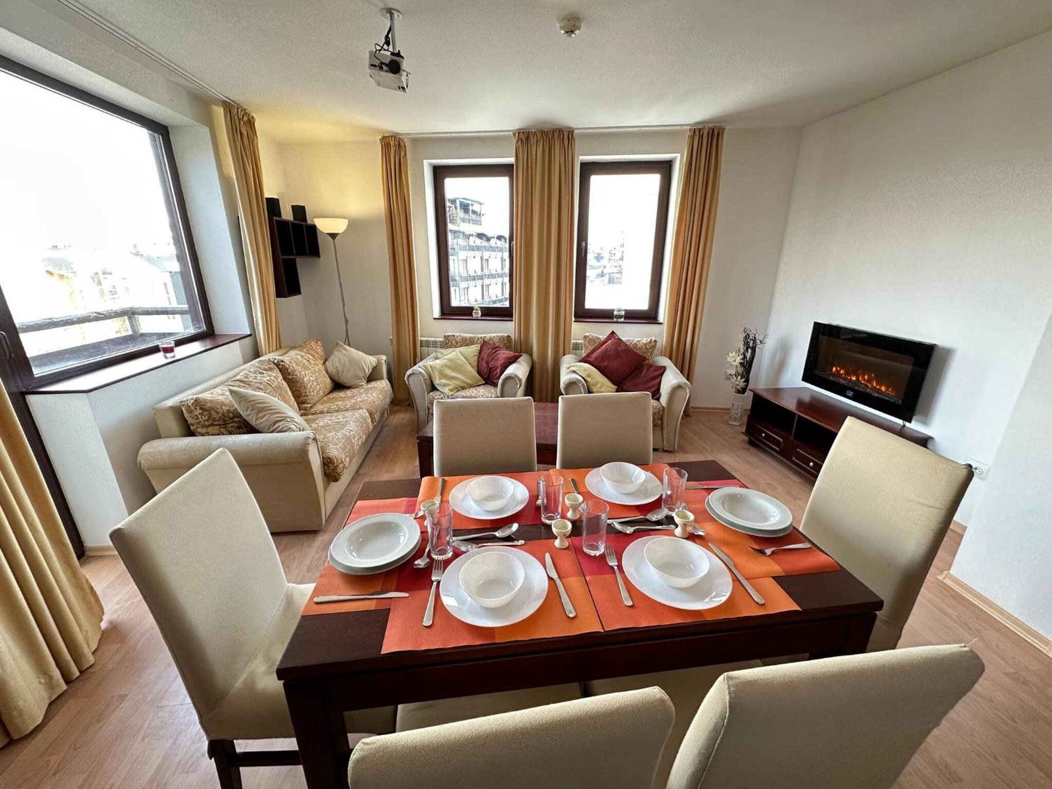 2BR Mountain View Apartment - Washer, 300mbps WIFI, Aircon