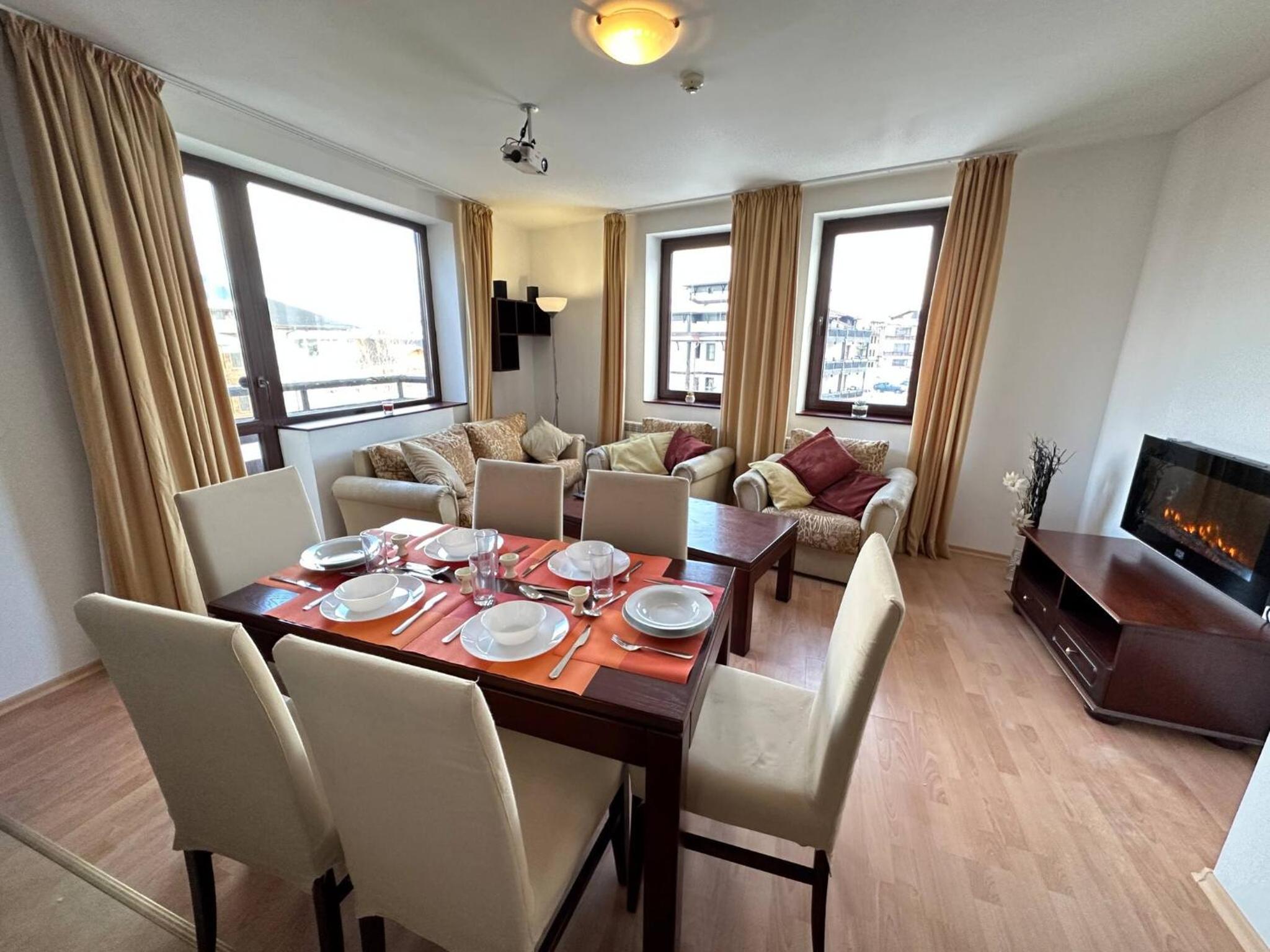 2BR Mountain View Apartment - Washer, 300mbps WIFI, Aircon