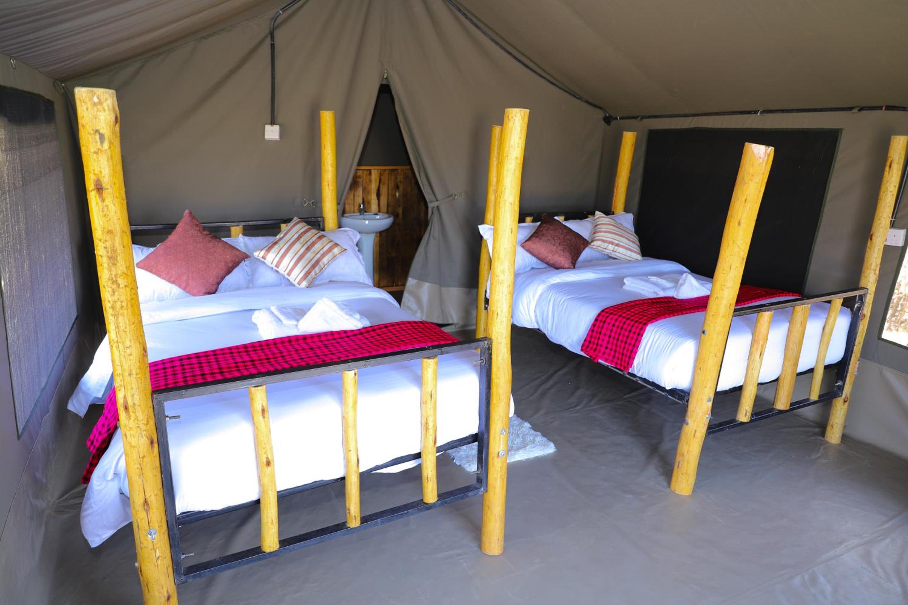 Emunyan Mara Camp view 3