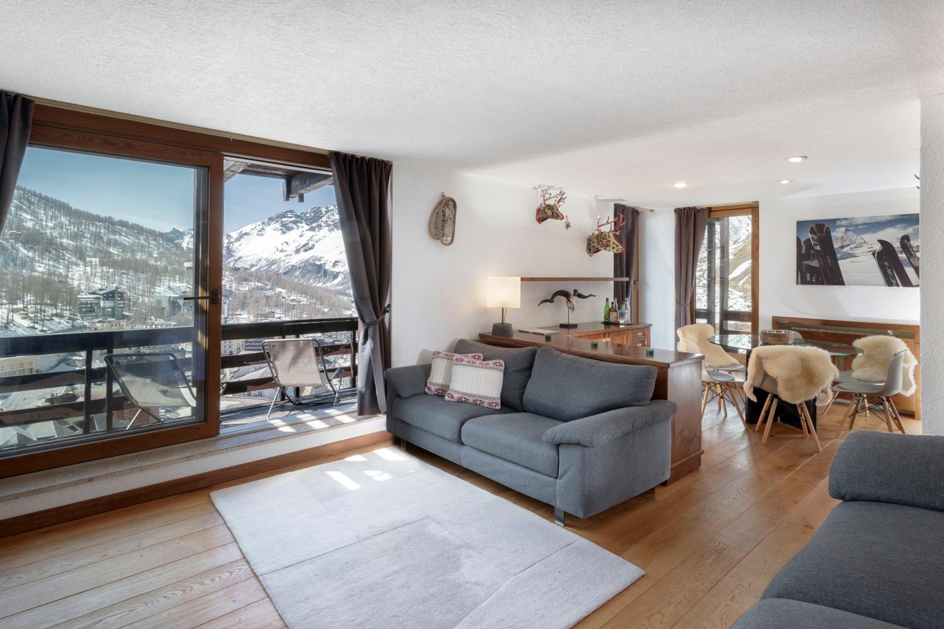 HelloCHALET - Ski to door Apartment with big terrace overlooking skiruns photo 5