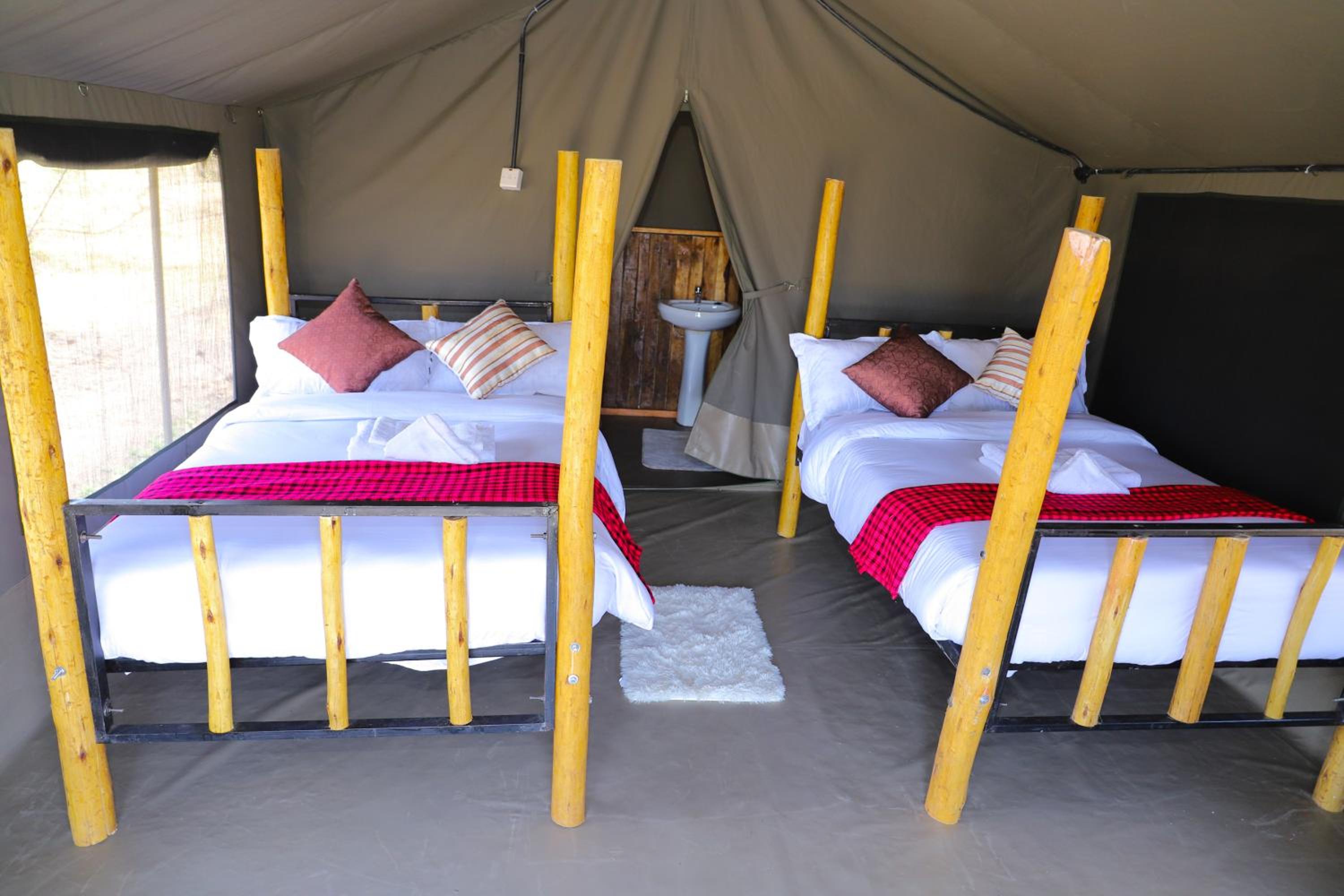 Emunyan Mara Camp view 4