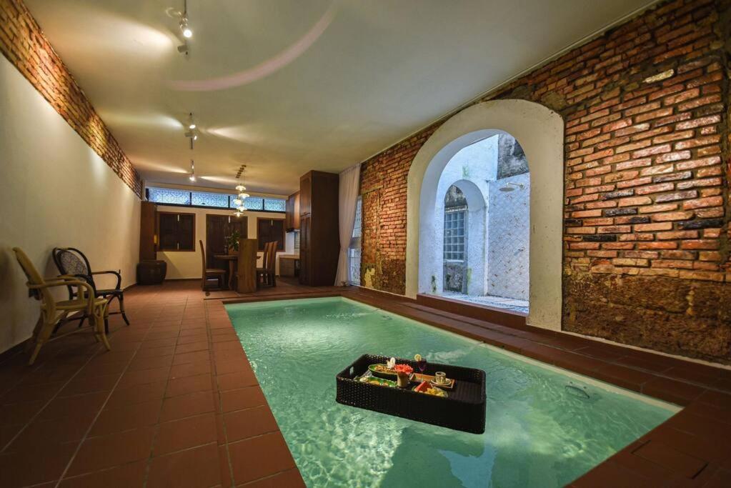 Hidden Mansion with Private Pool photo 1