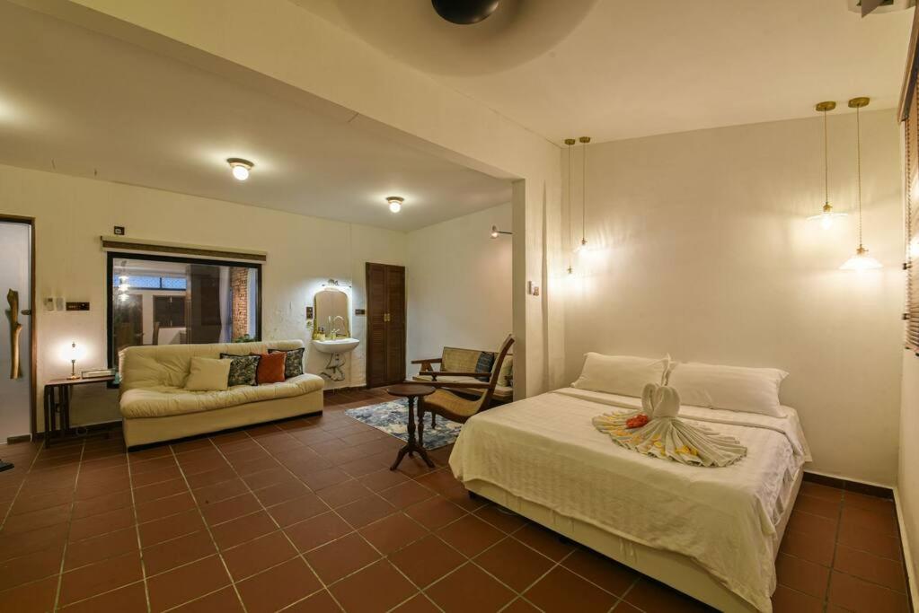 Hidden Mansion with Private Pool photo 8