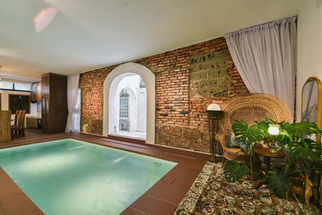 Hidden Mansion with Private Pool photo 4